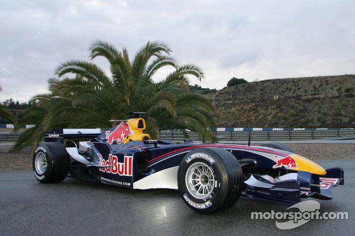 Toro Rosso STR1 y Red Bull RB1