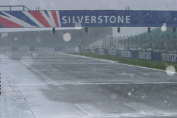 Schnee in Silverstone