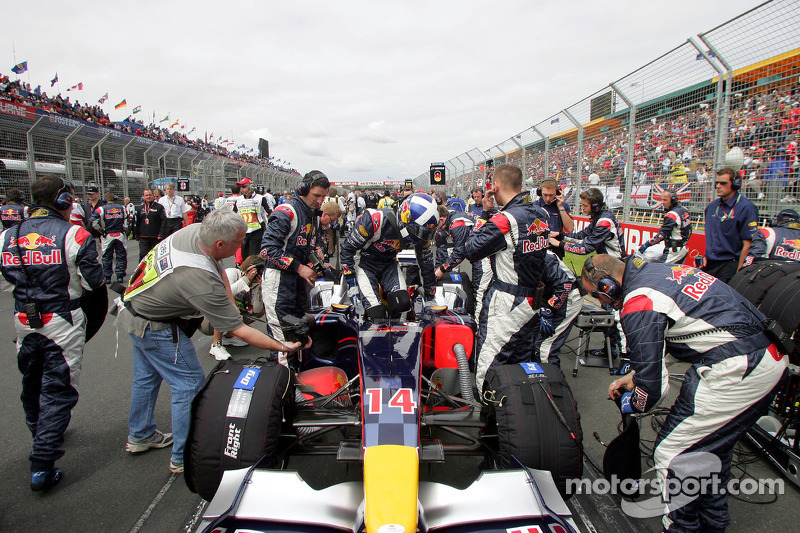 David Coulthard en la parrilla de salida