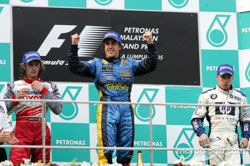 Podium : le vainqueur Fernando Alonso avec Jarno Trulli et Nick Heidfeld