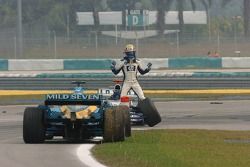 Mark Webber not happy with Giancarlo Fisichella