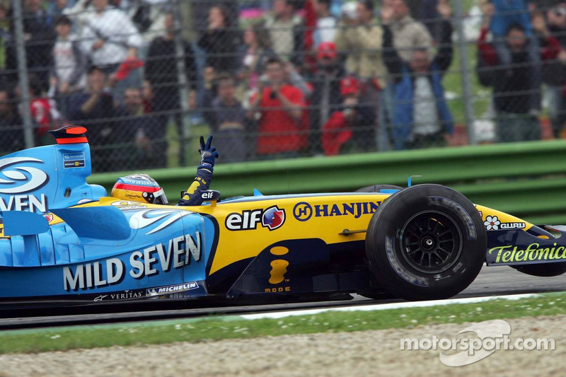 Vencedor Fernando Alonso celebra