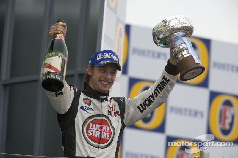 Jenson Button sur le podium