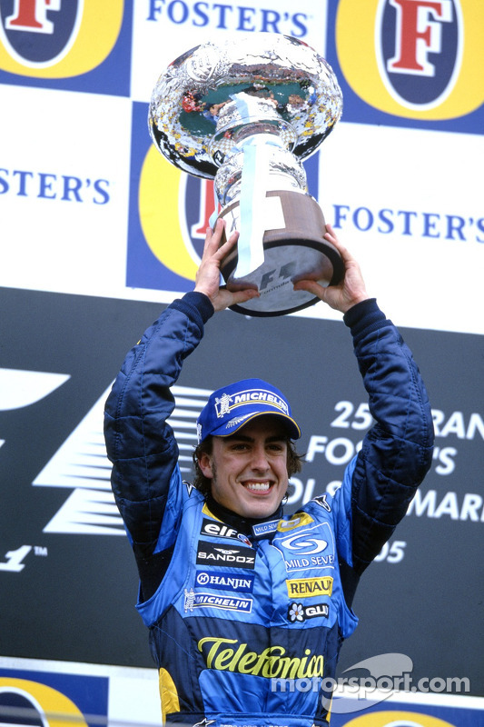 Podio: el ganador del GP de San Marino 2005, Fernando Alonso