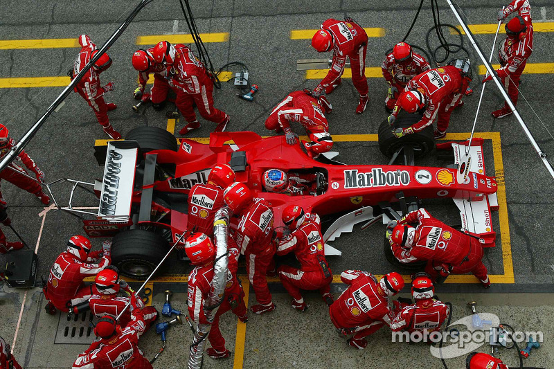 Arrêt au stand pour Rubens Barrichello