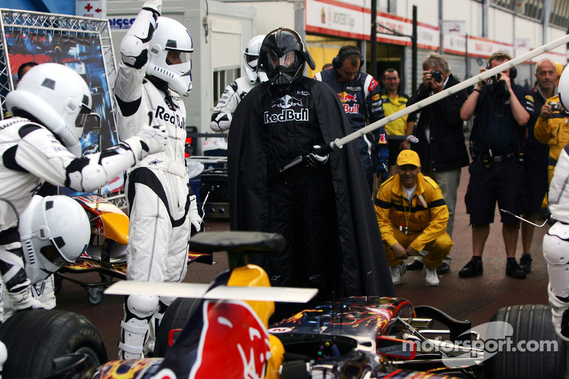 Práctica de una para en pits de Red Bull Racing