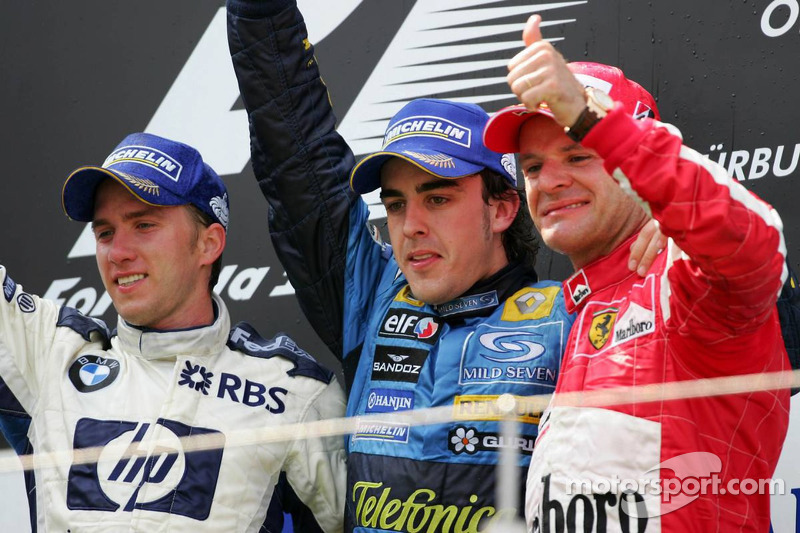 Podyum: Yarış galibi Fernando Alonso ve Nick Heidfeld ve Rubens Barrichello