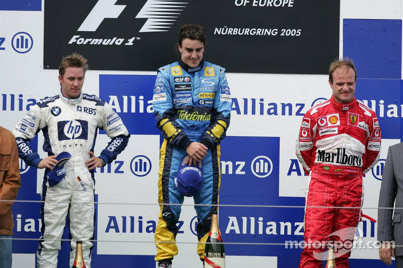 Podio: el ganador del GP de Europa 2005, Fernando Alonso, coh Nick Heidfeld y Rubens Barrichello