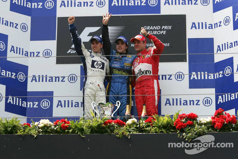 Podyum: Yarış galibi Fernando Alonso ve Nick Heidfeld ve Rubens Barrichello