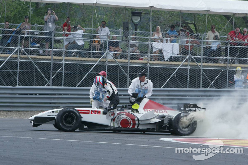 Takuma Sato out, race
