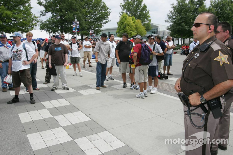 Police forces on guard