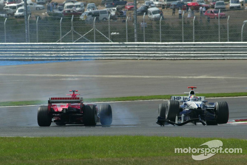 Kazanın ardından Michael Schumacher ve Mark Webber