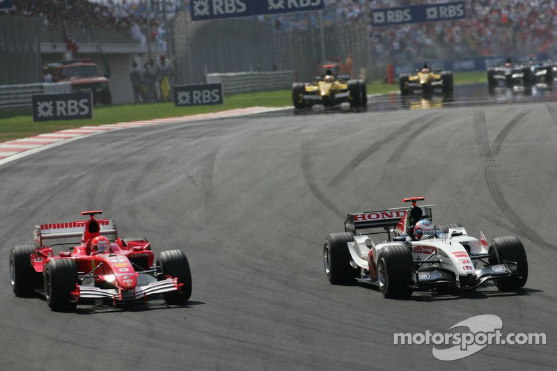 Michael Schumacher ve Jenson Button