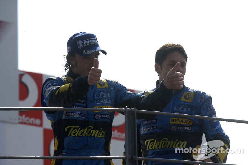 Podio: segundo lugar Fernando Alonso y tercer lugar Giancarlo Fisichella
