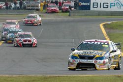 Craig Lowndes continues to stretch his lead