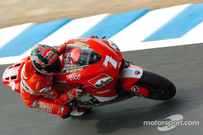 2005 (Desmosedici GP5)