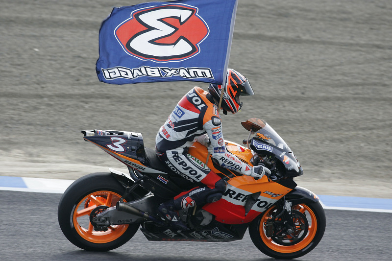 Max Biaggi celebra segundo lugar