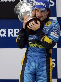 Podium: 2005 World Champion Fernando Alonso celebrates
