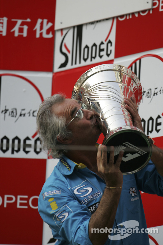 Podio: Flavio Briatore celebra el Campeonato del mundo