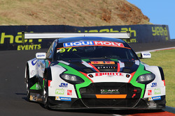 #97 Craft Bamboo Racing Aston Martin Vantage GT3: Darryl O'Young, Alex MacDowall, Stefan Mücke