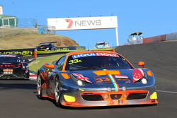 #33 Clearwater Racing Ferrari F458 Italia GT3: Mok Weng Sun, Toni Vilander, Matt Griffin