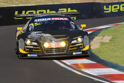 #15 Phoenix Racing Audi R8 LMS ultra: Marco Mapelli, Laurens Vanthoor, Markus Winkelhock