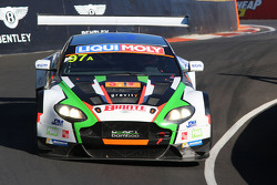 #97 Craft Bamboo Racing Aston Martin Vantage GT3: Darryl O'Young, Alex MacDowall, Stefan Mücke