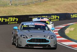 #76 阿斯顿·马丁Vantage GT4: Andreas Baenziger, Florian Kamelger, Christopher Porritt