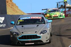 #76 阿斯顿·马丁Vantage GT4: Andreas Baenziger, Florian Kamelger, Christopher Porritt