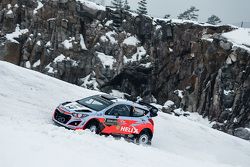 Thierry Neuville and Nicolas Gilsoul, Hyundai i20 WRC, Hyundai Motorsport