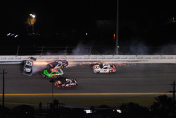Ricky Stenhouse Jr., Roush Fenway Racing Ford, Austin Dillon, Richard Childress Racing Chevrolet and Danica Patrick, Stewart-Haas Racing Chevrolet crash