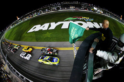 Start: Paul Menard, Richard Childress Racing, Chevrolet, in Führung