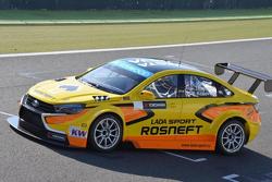 Первые тесты новой Lada Веста WTCC, тесты.