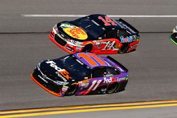 Denny Hamlin, Joe Gibbs Racing Toyota, Tony Stewart, Stewart-Haas Chevrolet