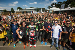 Les pilotes WSBK en visite dans une école en Australie
