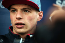 Max Verstappen, Escudería Toro Rosso con los medios de comunicación