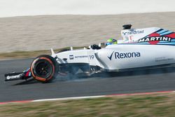 Felipe Massa, Williams FW37  bloquea el auto  en la frenada