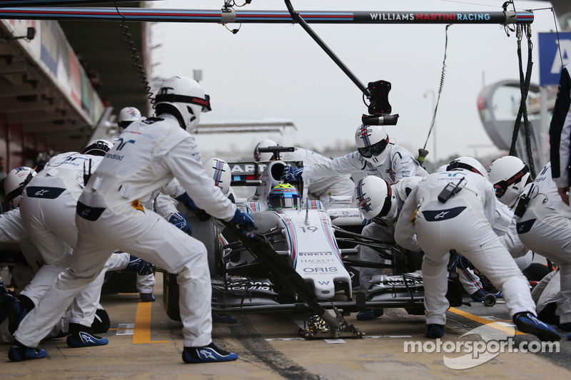 Felipe Massa, Williams FW37 practica un pit stop