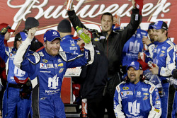 Race winner Dale Earnhardt Jr., Hendrick Motorsports Chevrolet