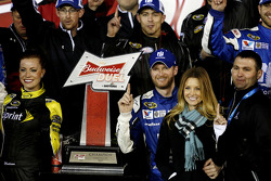 Race winner Dale Earnhardt Jr., Hendrick Motorsports Chevrolet