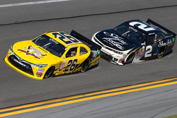Mike Wallace, JGL Racing Toyota and Brian Scott, Richard Childress Racing