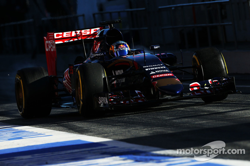 Cuatro son los motoristas que han acompañado a Toro Rosso. Se estrenaron con Cosworth en 2006, pasaron a Ferrari de 2007 a 2013 y, tras dos años con Renault (2015, el de la foto, y 2016), volvieron a Ferrari de cara a 2016. De nuevo llevaron propulsor Renault en 2017 para en 2018 pasar a ser el experimento de Red Bull llevando motores Honda antes de que el primer equipo hiciera lo propio en 2019.