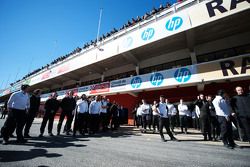 McLaren await the McLaren MP4-30 of Fernando Alonso, McLaren