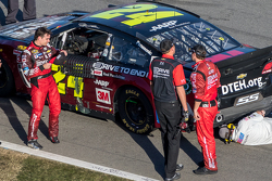 Damage for Jeff Gordon on last lap, Hendrick Motorsports Chevrolet