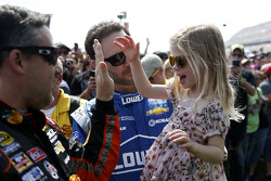 Tony Stewart, Stewart-Haas Chevrolet, Jimmie Johnson, Hendrick Motorsports Chevrolet