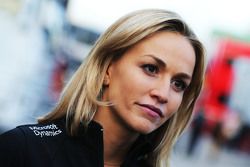 Carmen Jorda, Lotus F1 Team avec les médias