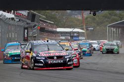 Start: Jamie Whincup, Red Bull Holden leads