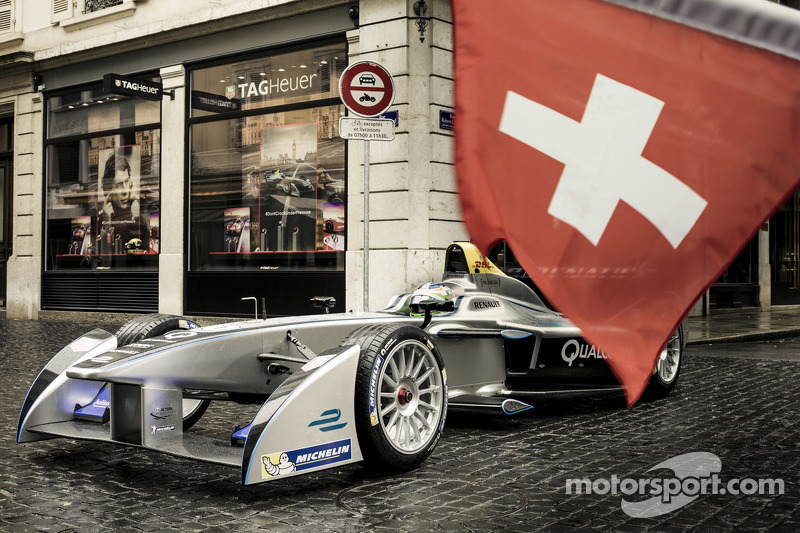 Une Formule E lors d'une conférence de presse à Genève