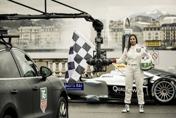 Simona de Silvestro aparição em Genebra