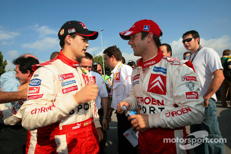 2005: Daniel Sordo celebra el título del JWRC con Sébastien Loeb